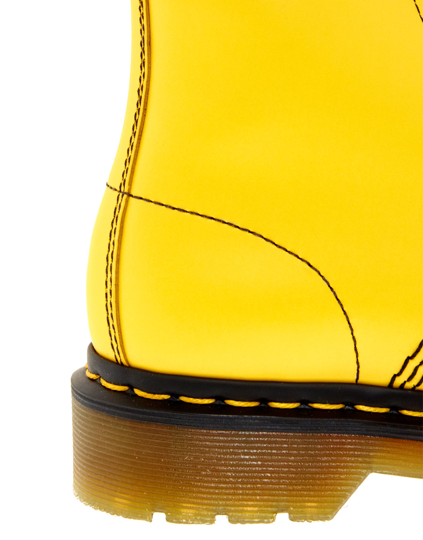 Dr. Martens Hincky Acid Yellow Smiley 8 Eye Boots | Lyst