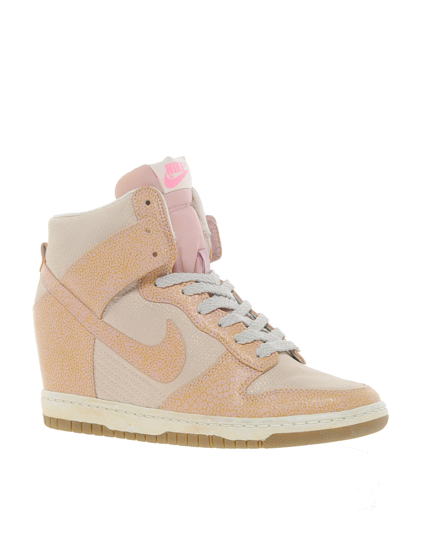 yo lavo mi ropa probable intercambiar Nike Dunk Sky High Top Pink Wedge Trainers | Lyst