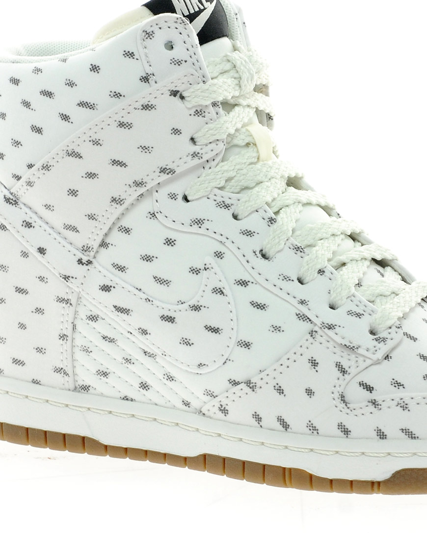 Nike Dunk Sky High Top White Wedge Sneakers in Green | Lyst