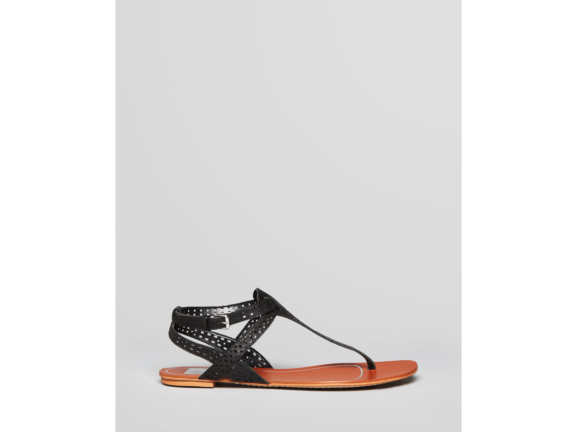 Dolce Vita Thong Sandals Irina Cutout in Black - Lyst