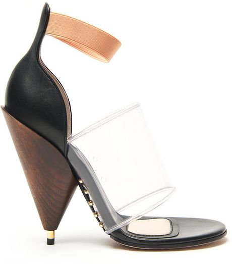Givenchy Wooden Runway Heel in Brown (gold) | Lyst