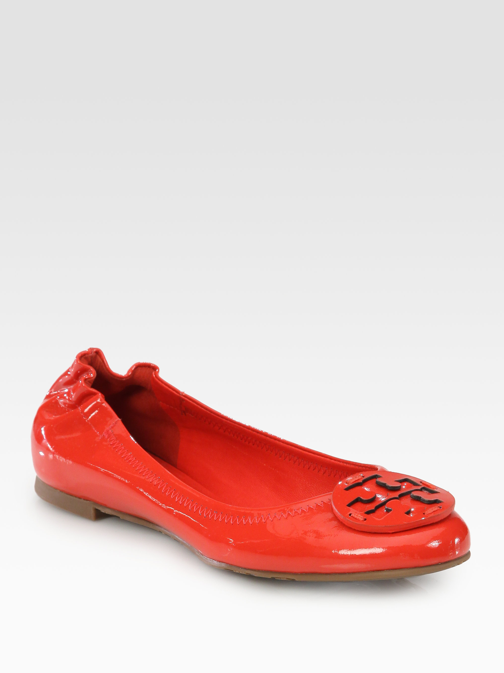 Tory Burch Reva Patent Leather Logo Ballet Flats in Red | Lyst