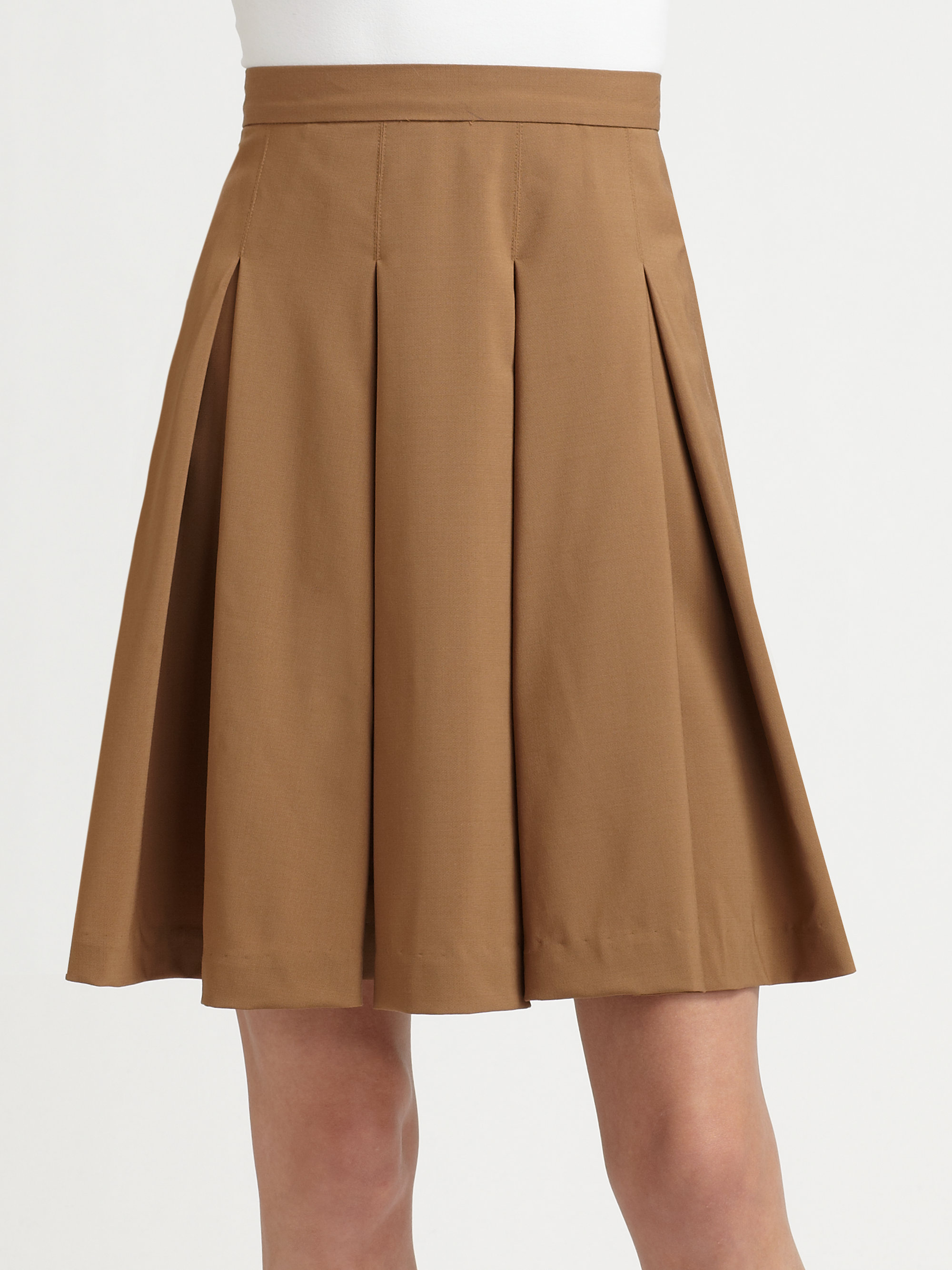 tan pleated skirt