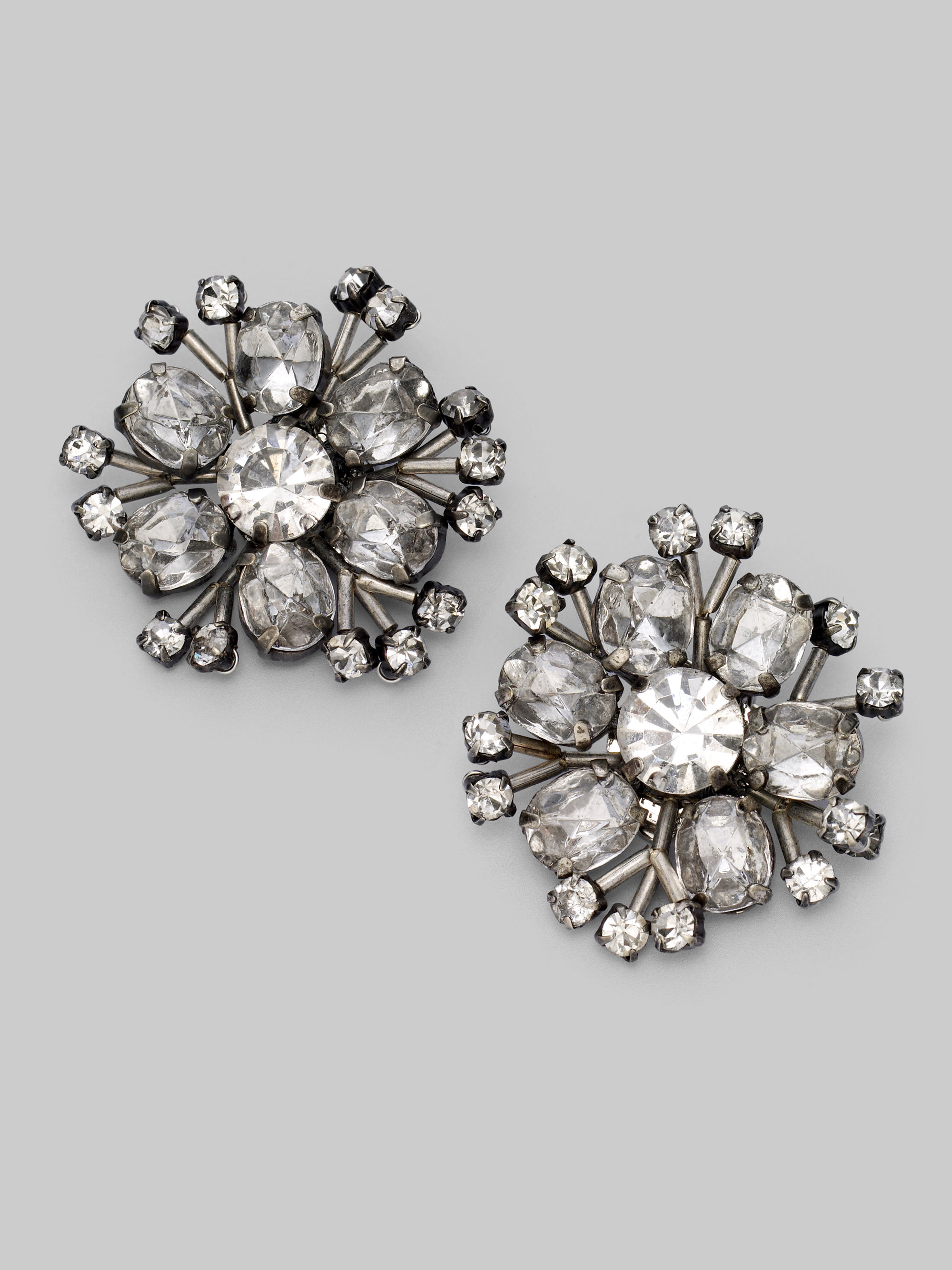 Lyst - Vera wang Jeweled Flower Earrings in Gray