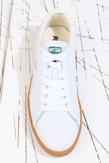 Mens white trainers hot sale with gum sole