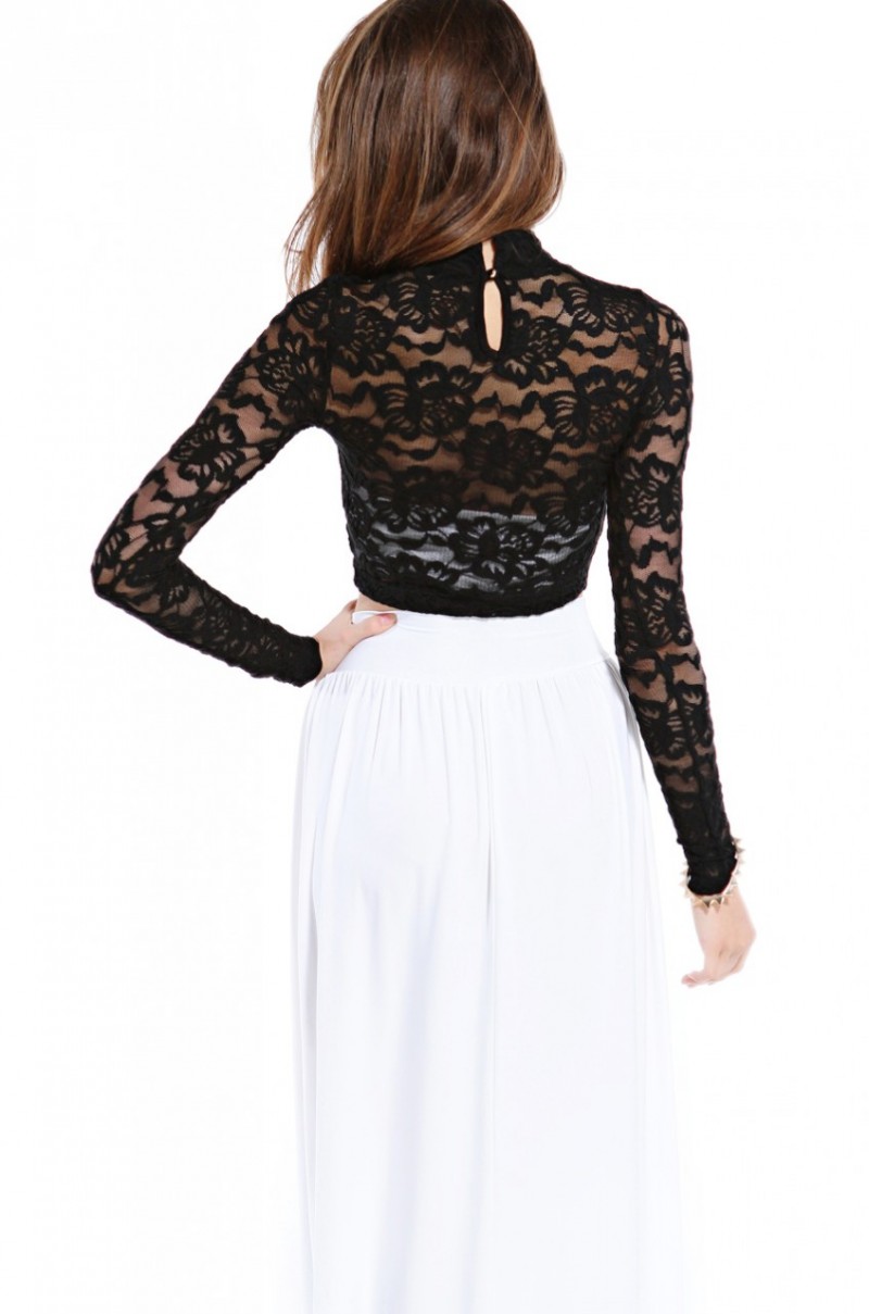 AKIRA Long Sleeve Lace Crop Top in 