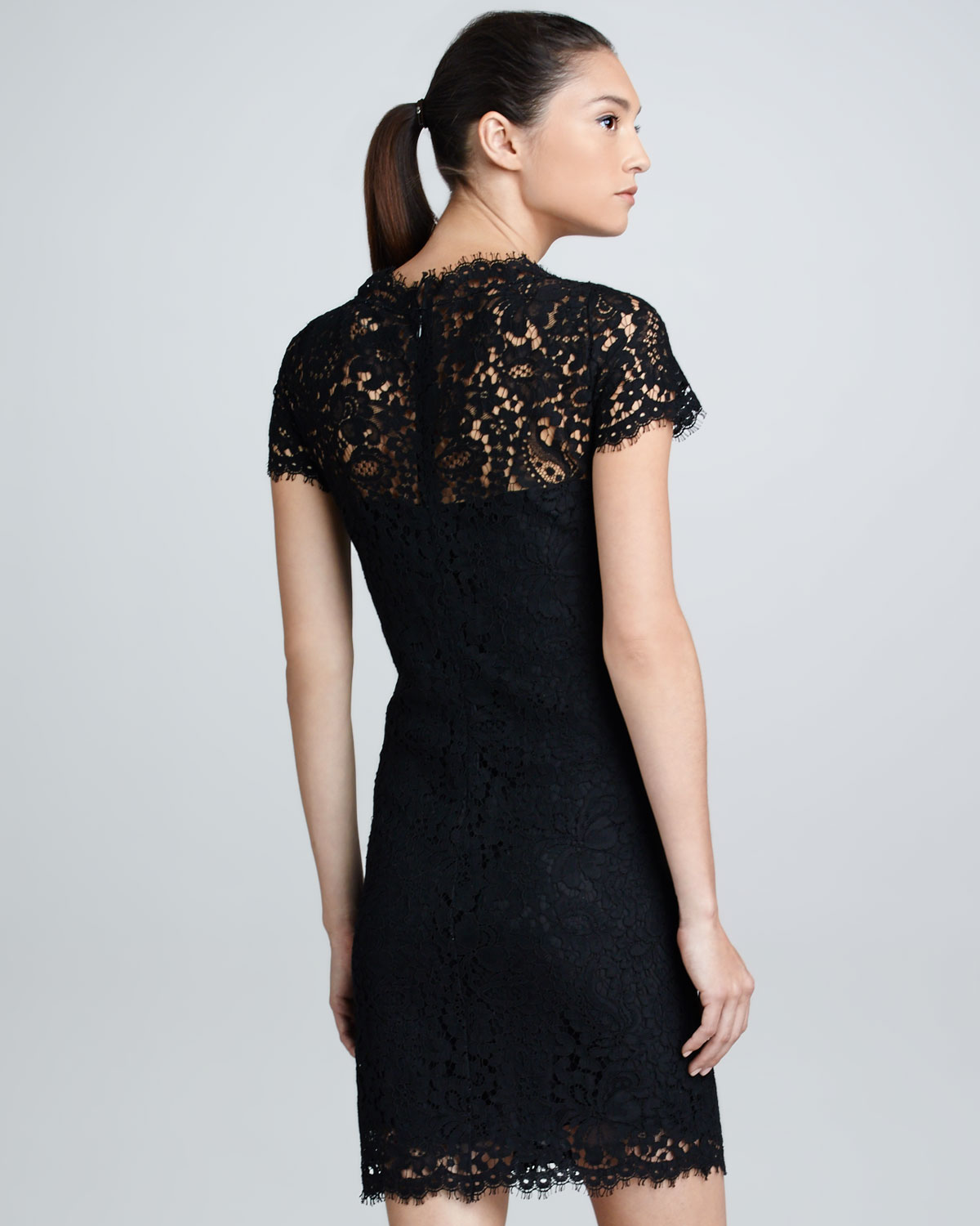 Label Shortsleeve Scalloped Lace Dress 