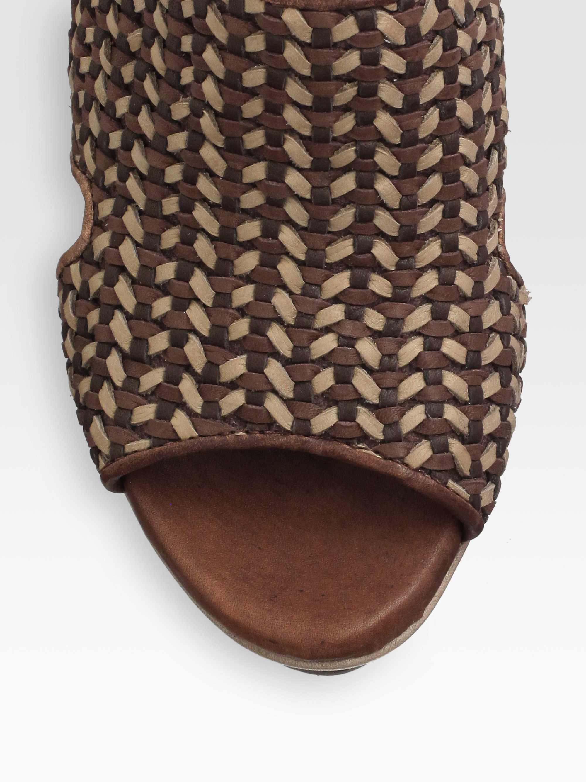 Ugg's Best-Selling Slippers Are on a Rare Sale â Get 33% Off! - WSTale.com