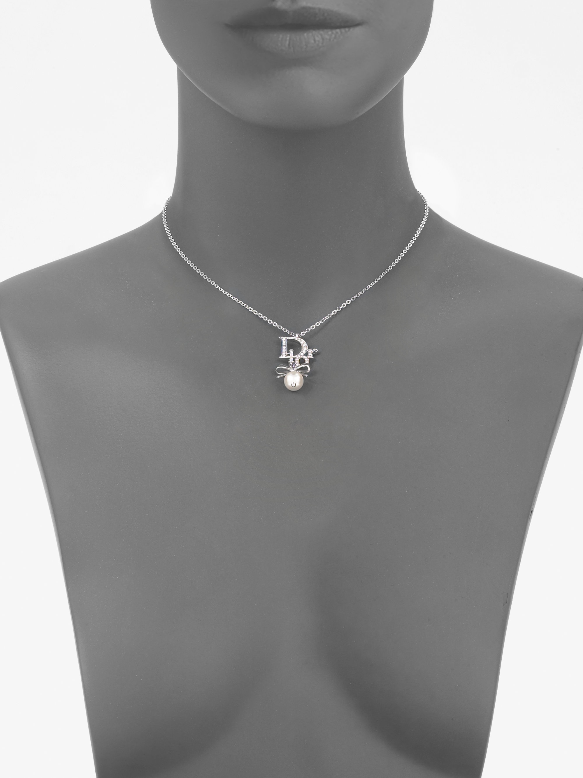 Skur Nybegynder privatliv Dior Logo and Bow Necklace in Metallic | Lyst