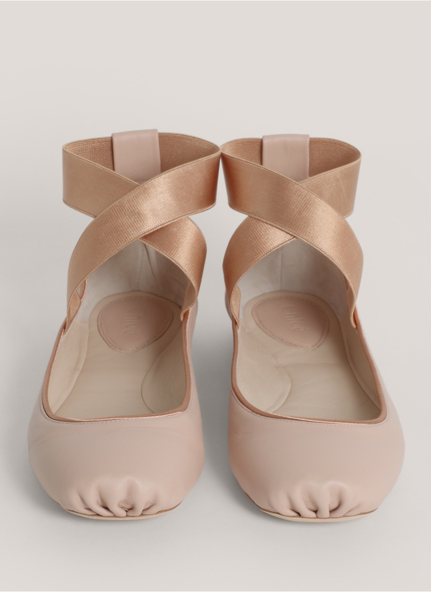 Chloé Strap Leather Ballerina Flats in Natural | Lyst