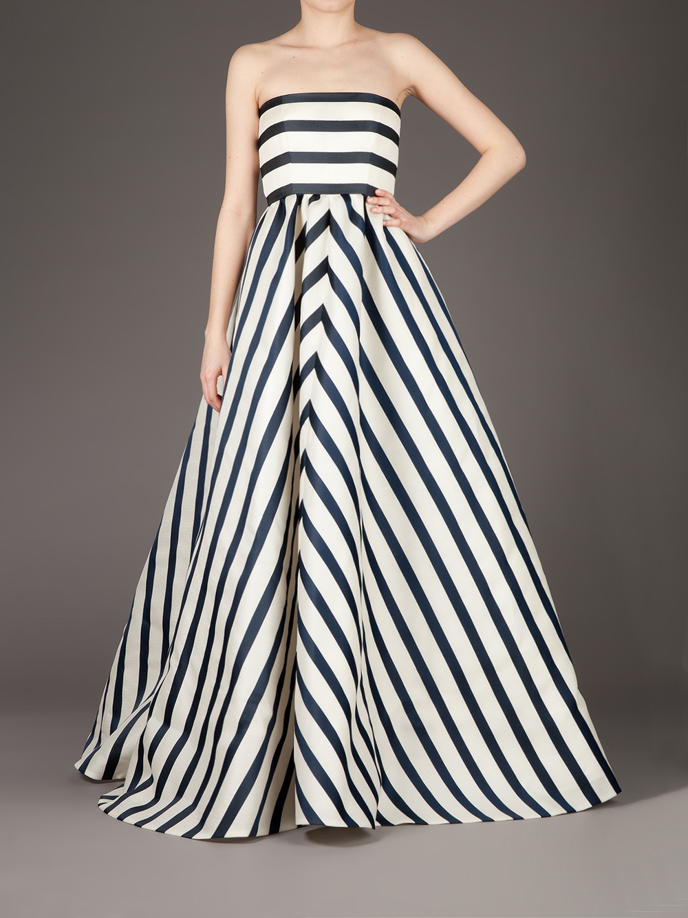 oscar de la renta gown