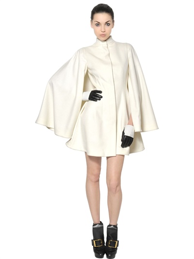 Alexander McQueen Light Wool Felt Cape Coat in White | Lyst