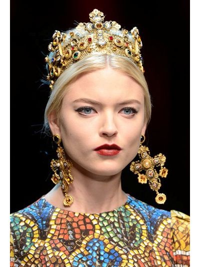 Lyst Dolce Gabbana Large Cross Drop Earrings In Metallic Gallery
