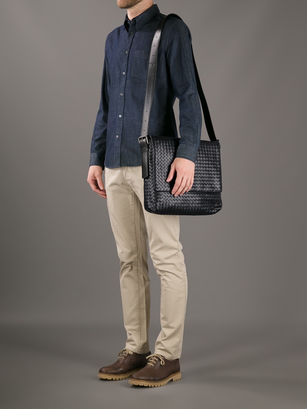 bottega veneta mens messenger bag