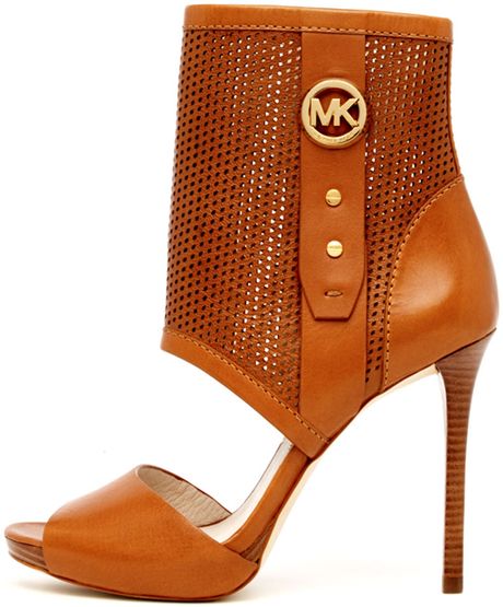 daria snakeskin bootie