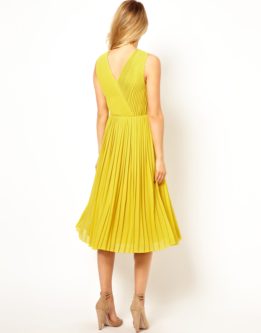 Ted Baker Pleated Midi Dress in Yellow | Lyst