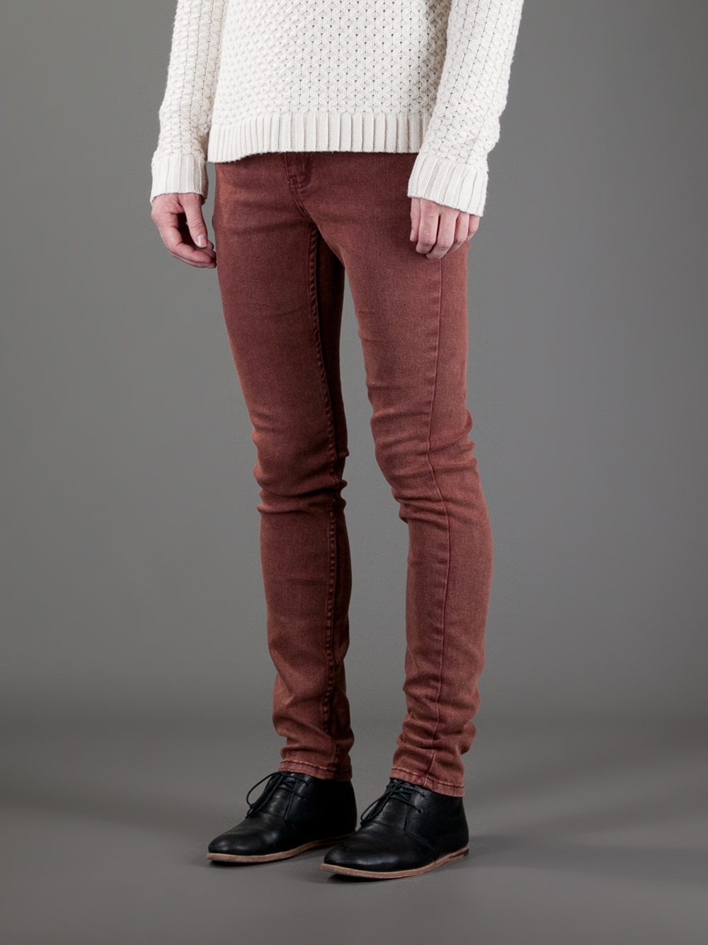 Related categories Squeeze into a pair of men's skinny jeans, a great alternative to the norm and a style that never goes out of fashion. This style is ideal for a variety of occasions, for example why not hit the town in a pair of ripped denim skinny jeans for men?