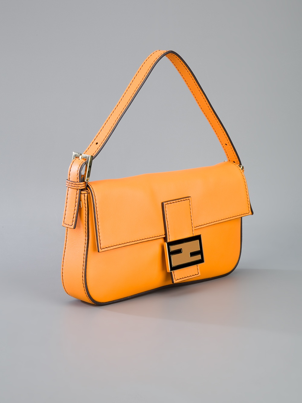 Fendi Baguette Bag in Orange | Lyst