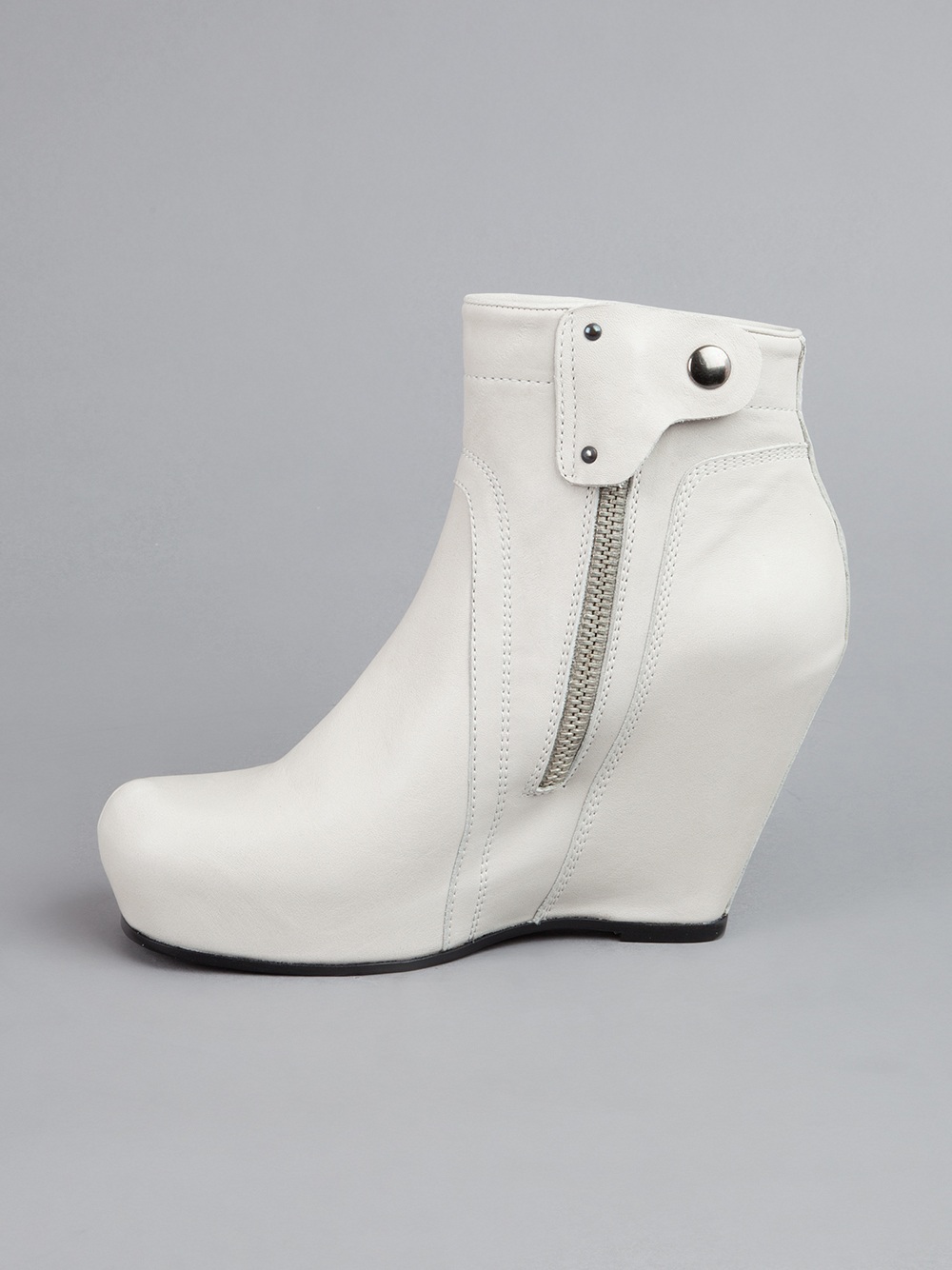 sneakers under 500 for women