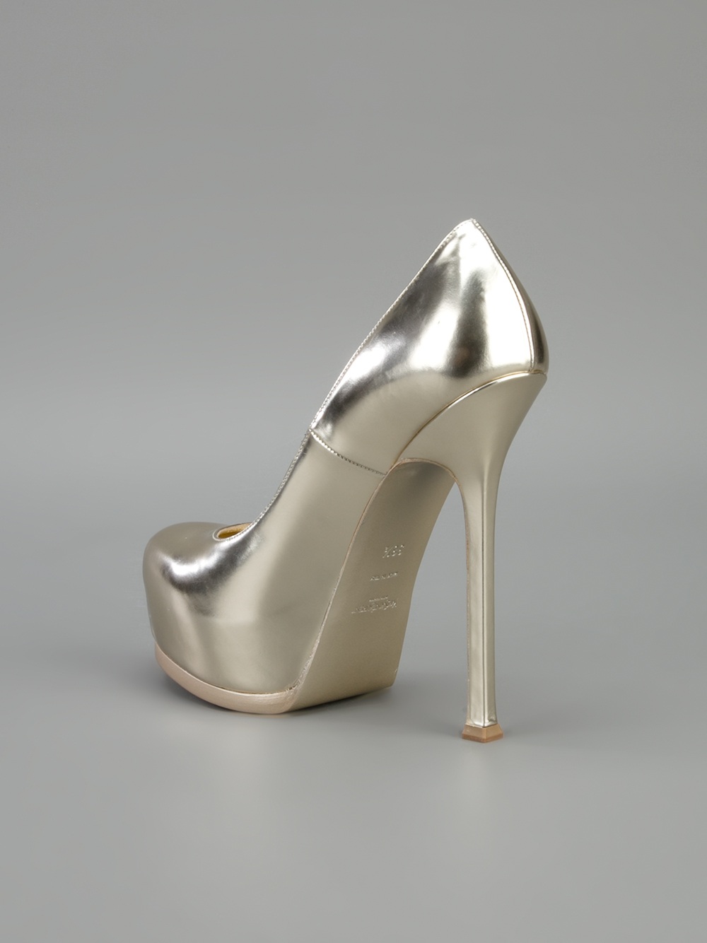 saint laurent pump