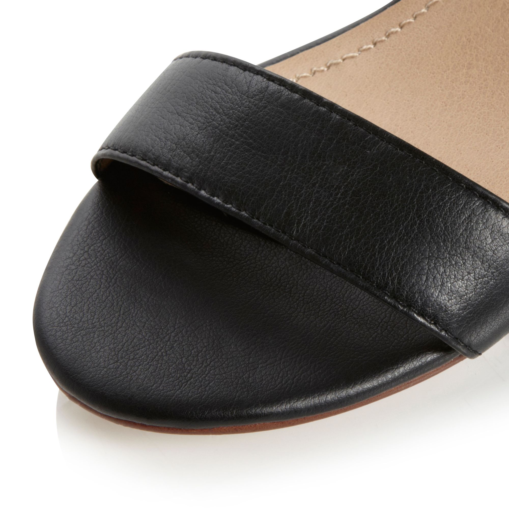 low heel steve madden sandals