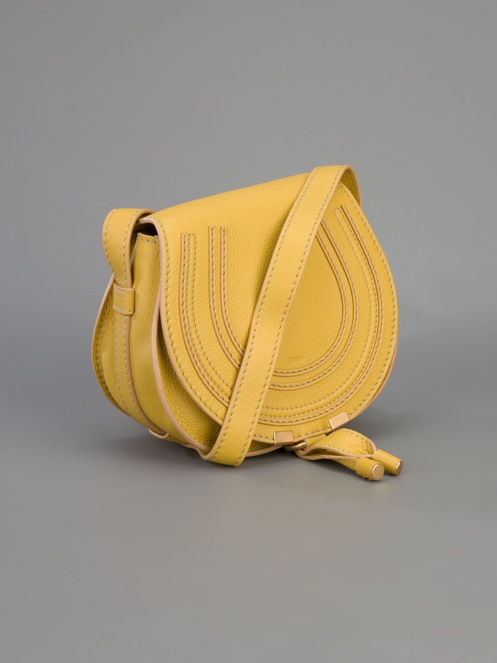 celine micro luggage souris