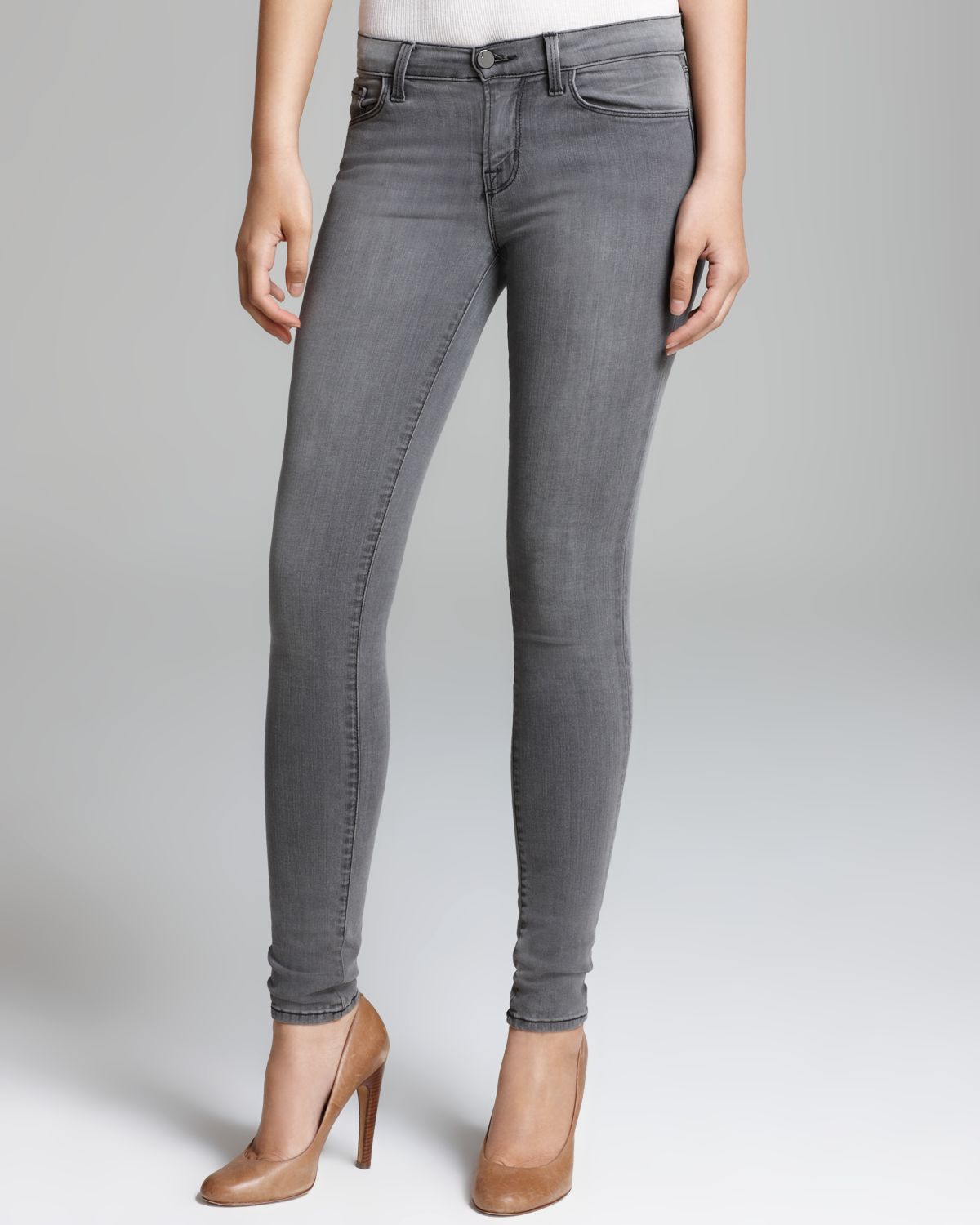 J Brand Jeans 620 Mid Rise Super Skinny in Onyx in Gray | Lyst