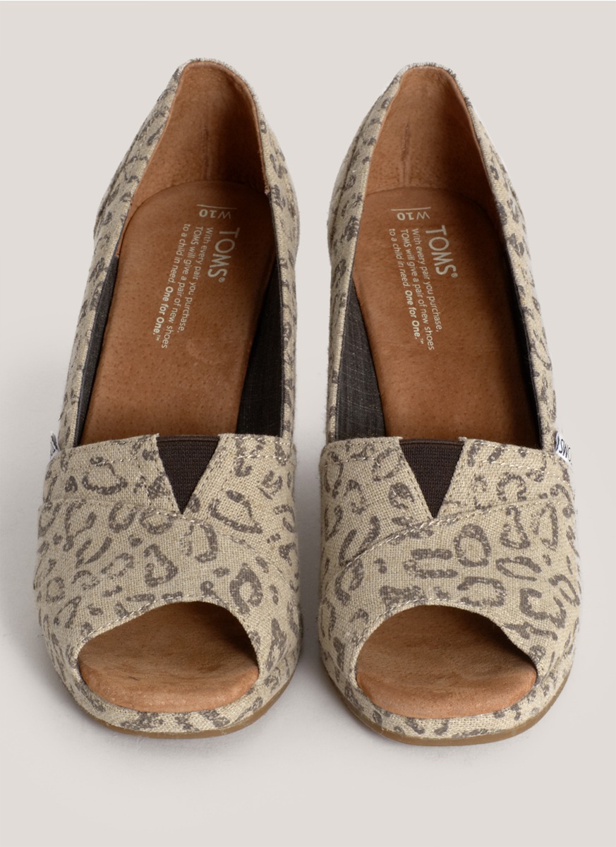 converse chuck taylor lift platform heart black trainers