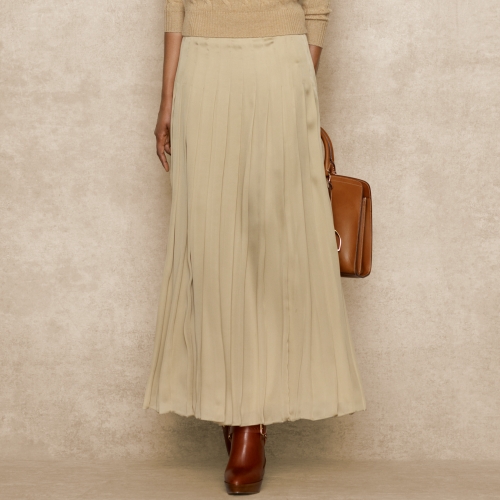 long pleated skirt cream