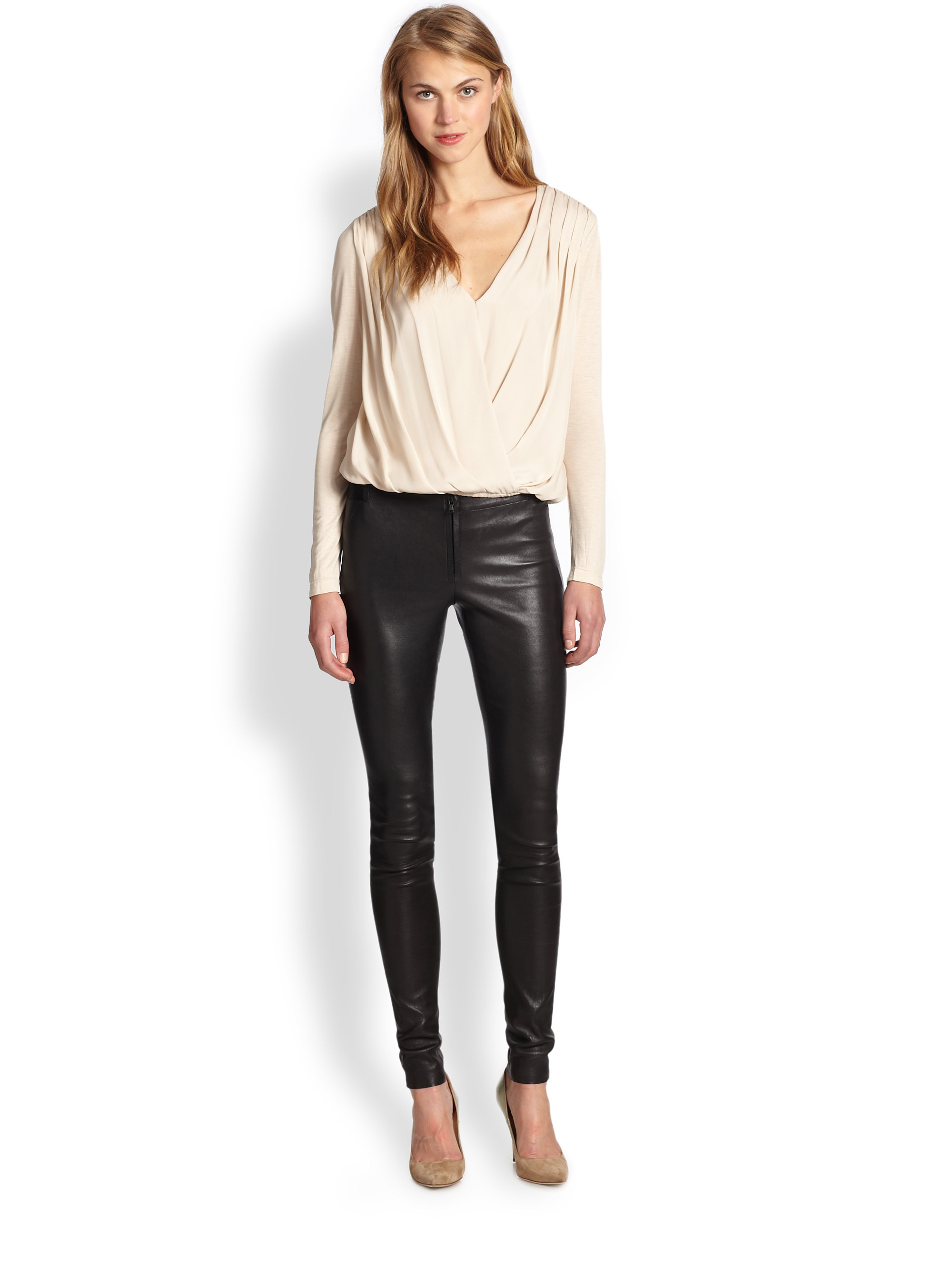 Alice + Olivia Cross Front Gathered Hem Top in Nude (Natural) - Lyst