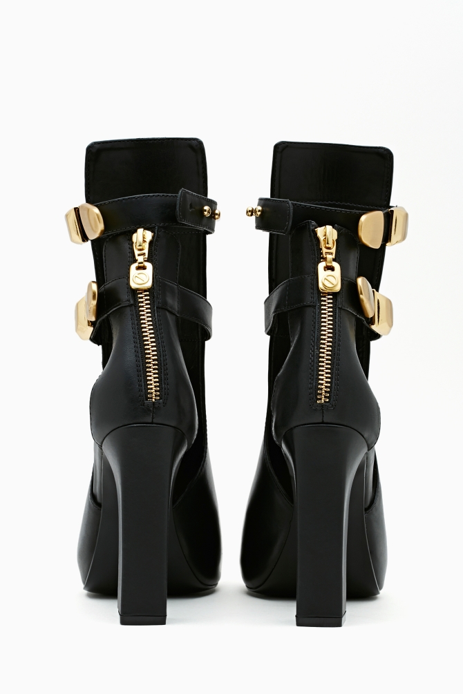 nasty gal black sandals