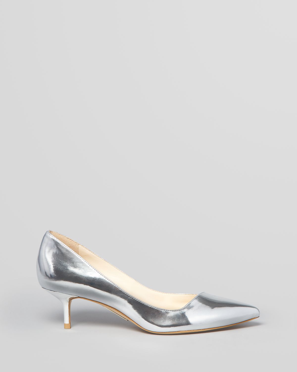 umoral køn sweater Boutique 9 Pointed Toe Pumps Sophina Kitten Heel in Pewter (Metallic) - Lyst
