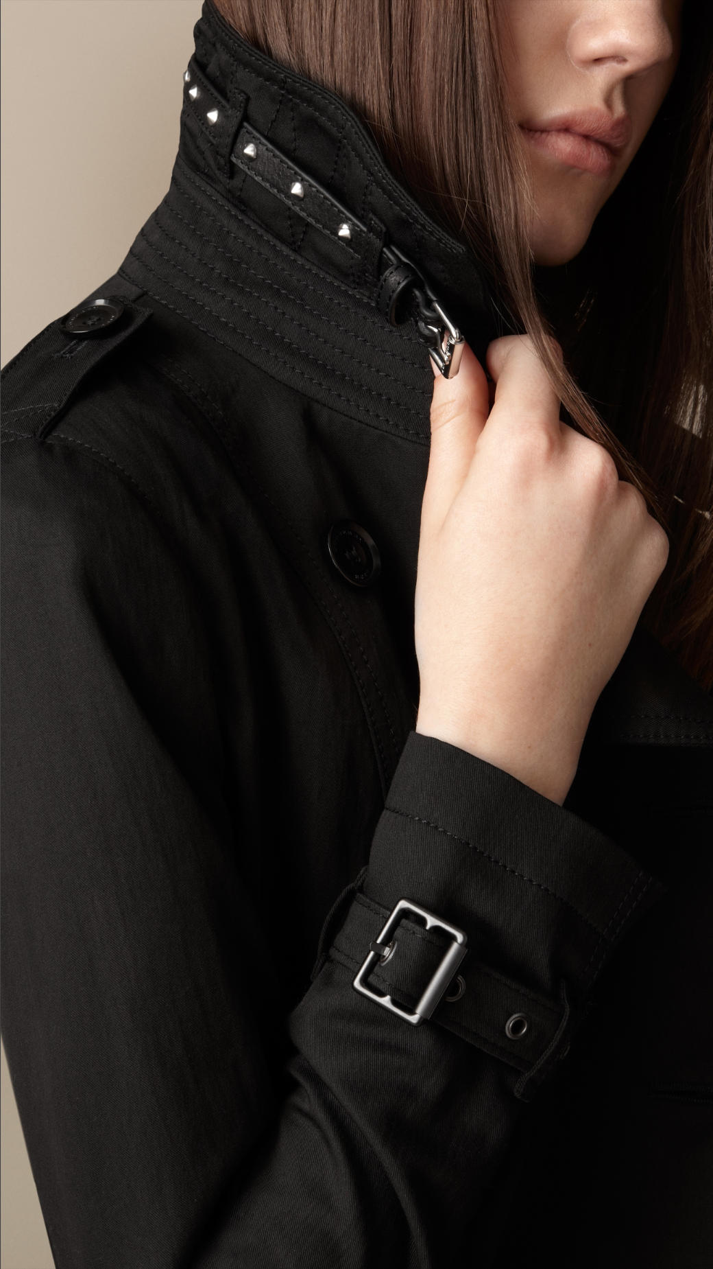 【関税＆送料込み】Burberry Short Jacket With Studs Burberry Short black leather jacket with studs – Visamoda
