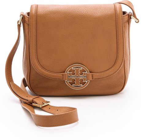 Tory Burch Amanda Round Cross Body Bag Black in Brown (Royal Tan) | Lyst