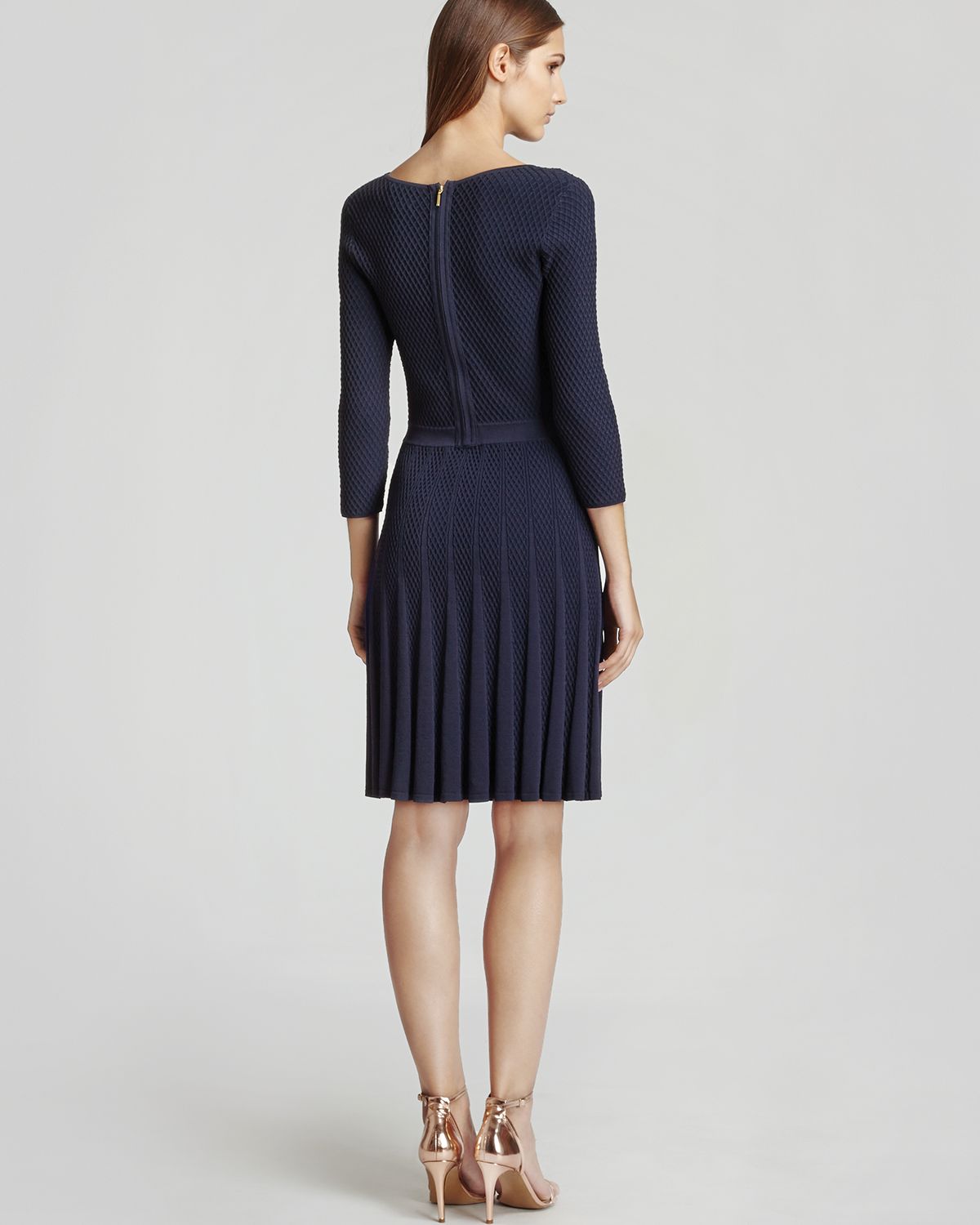 Electronics Gift Guide Buy second-hand Reiss clothing for women online on the Vestiaire Collective website.