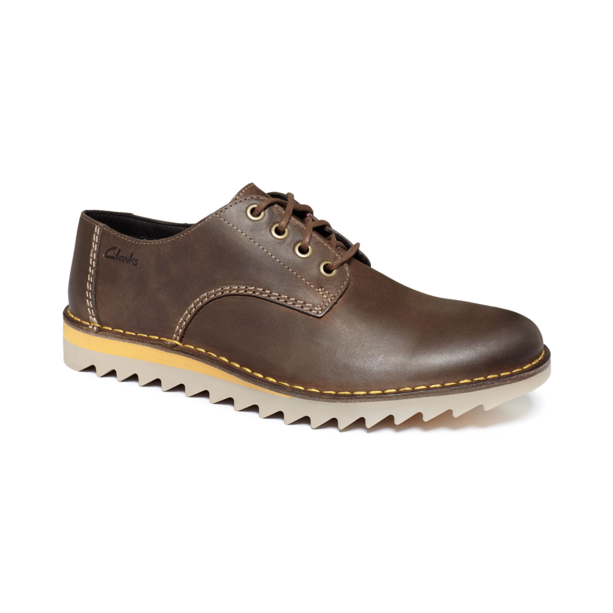 Clarks Newby Fly Lace-up Shoes in Brown 