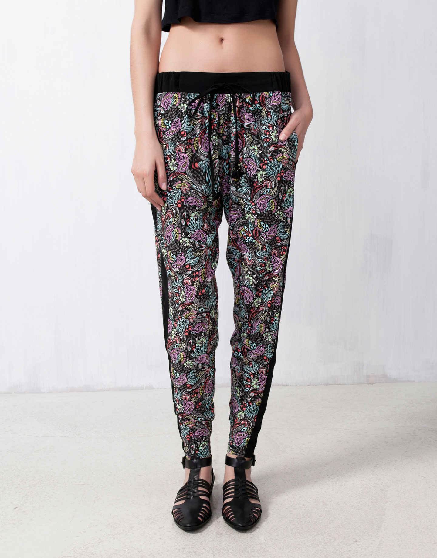 baggy pants pull and bear