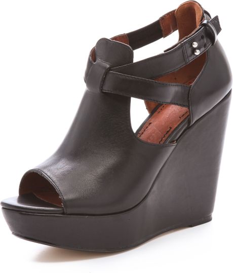 Elizabeth And James Harly Wedge Sandals in Black | Lyst