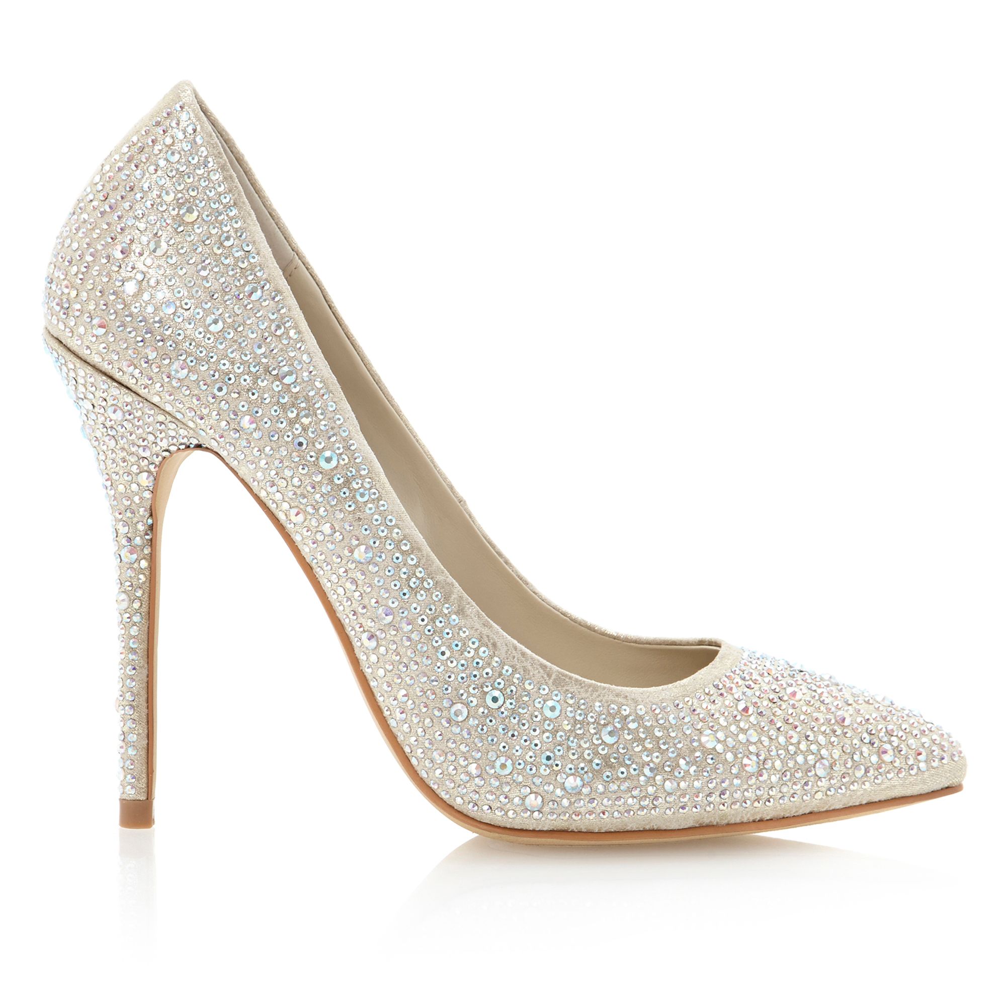 white pointed shoes