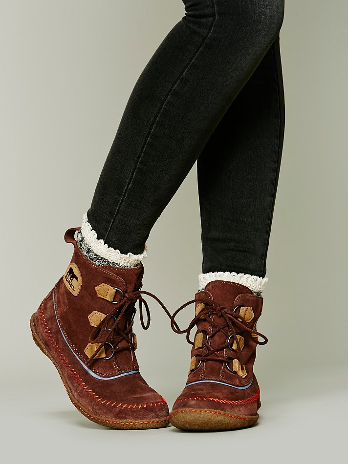 sorel women's meadow lace boot