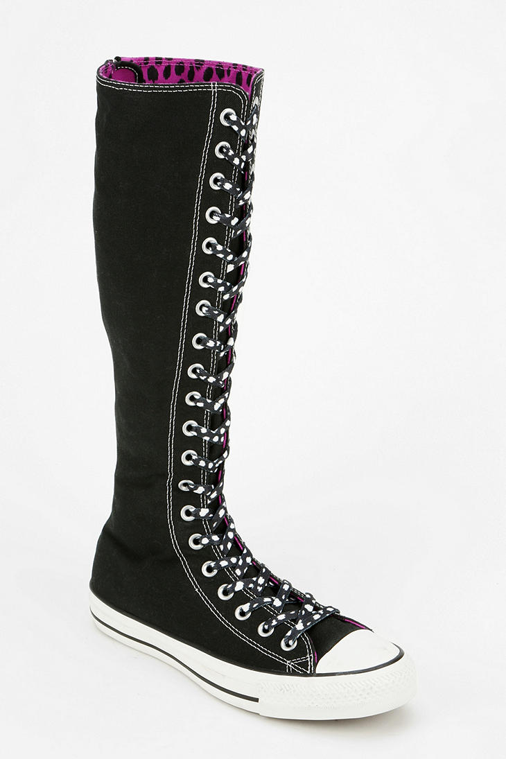 transfusion Antagelse sur Urban Outfitters Converse Chuck Taylor All Star Womens Knee-high Sneaker in  Black | Lyst