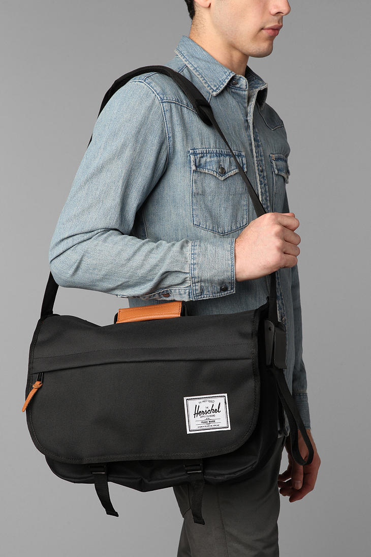 Herschel Supply Co. Mill Messenger Bag in Black for Men | Lyst