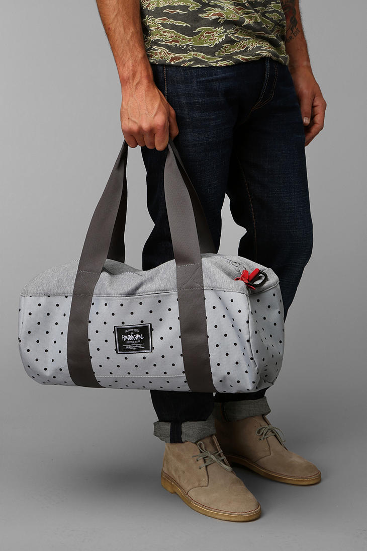 herschel duffle bag urban outfitters