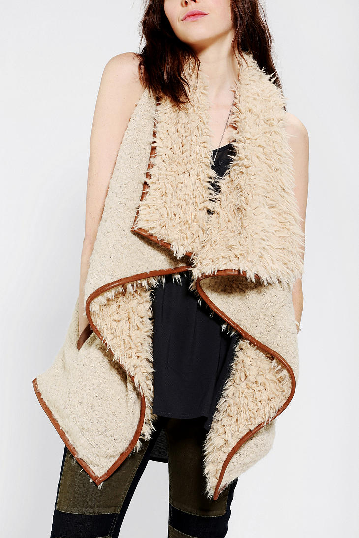 Lyst Urban Outfitters Staring At Stars Drapey Sherpa Vest in White