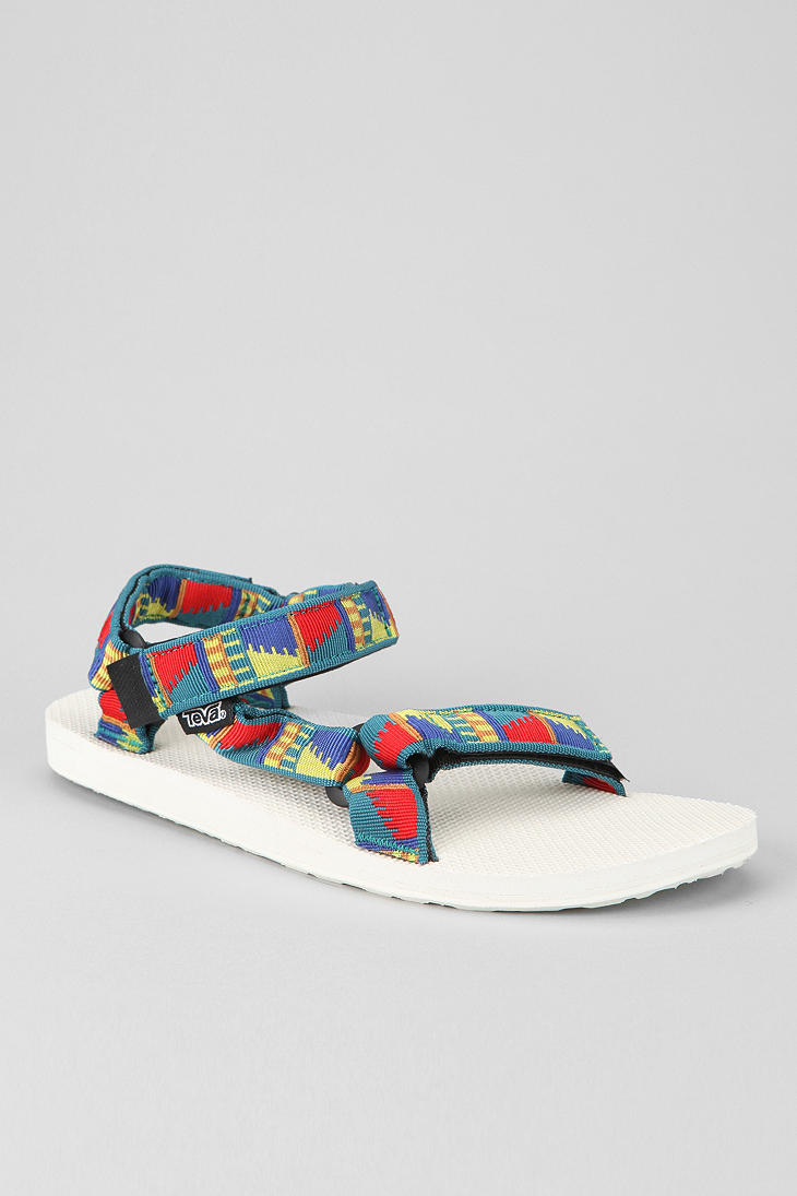 urban outfitters teva