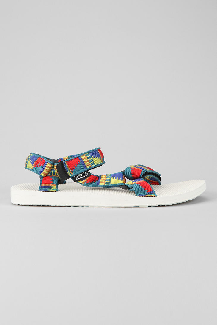 urban outfitters tevas
