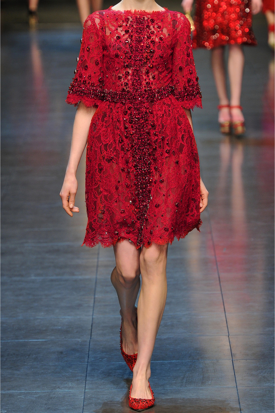 dolce and gabbana red lace dress