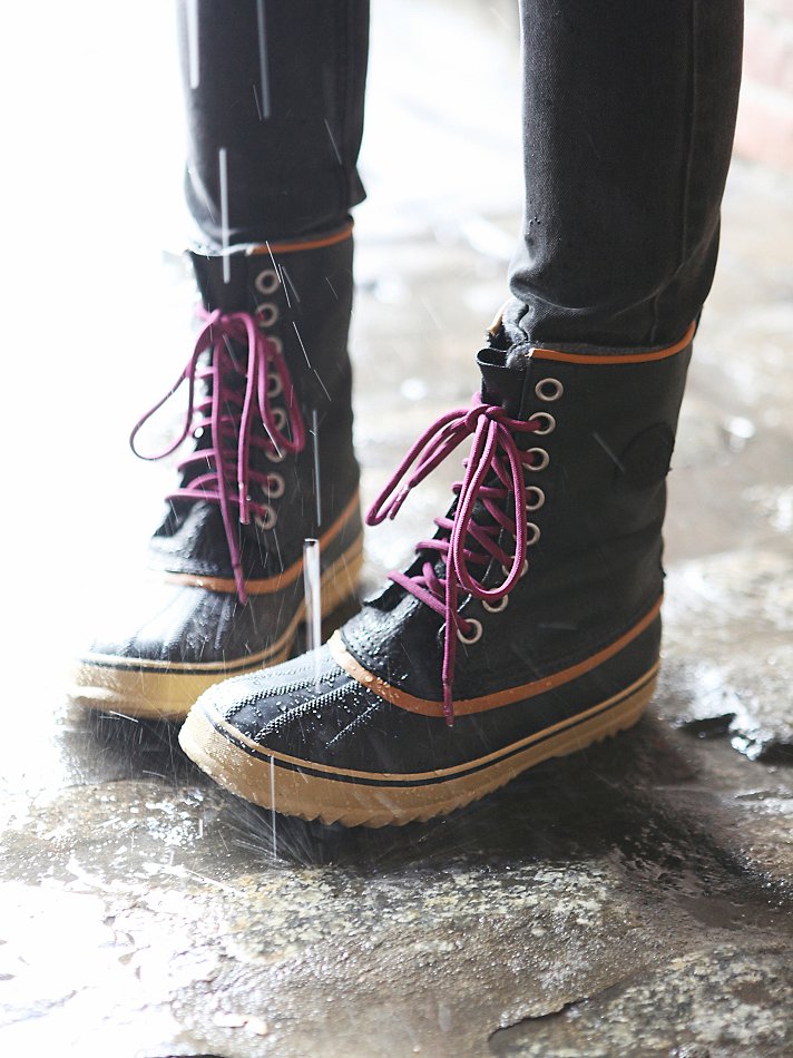 sorel canvas boots