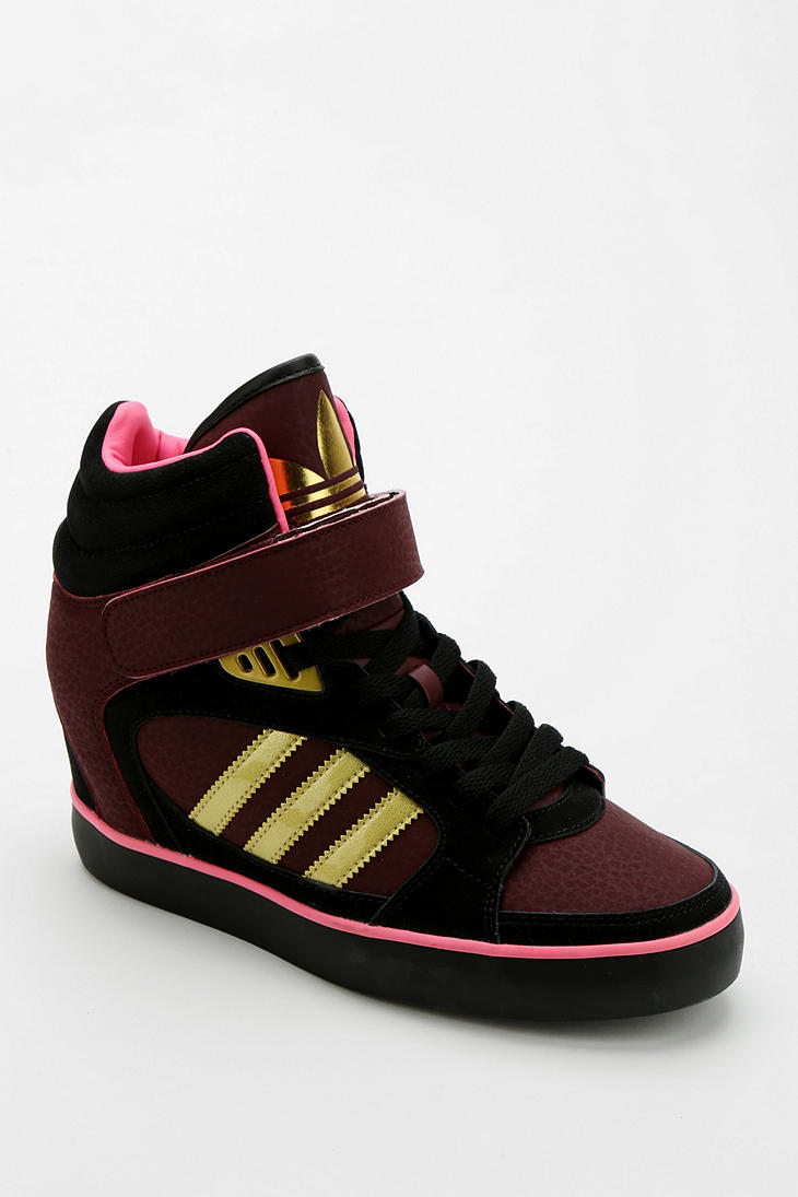 Urban Outfitters Adidas Amberlight Hidden Wedge High-Top Sneaker in Maroon  (Brown) - Lyst