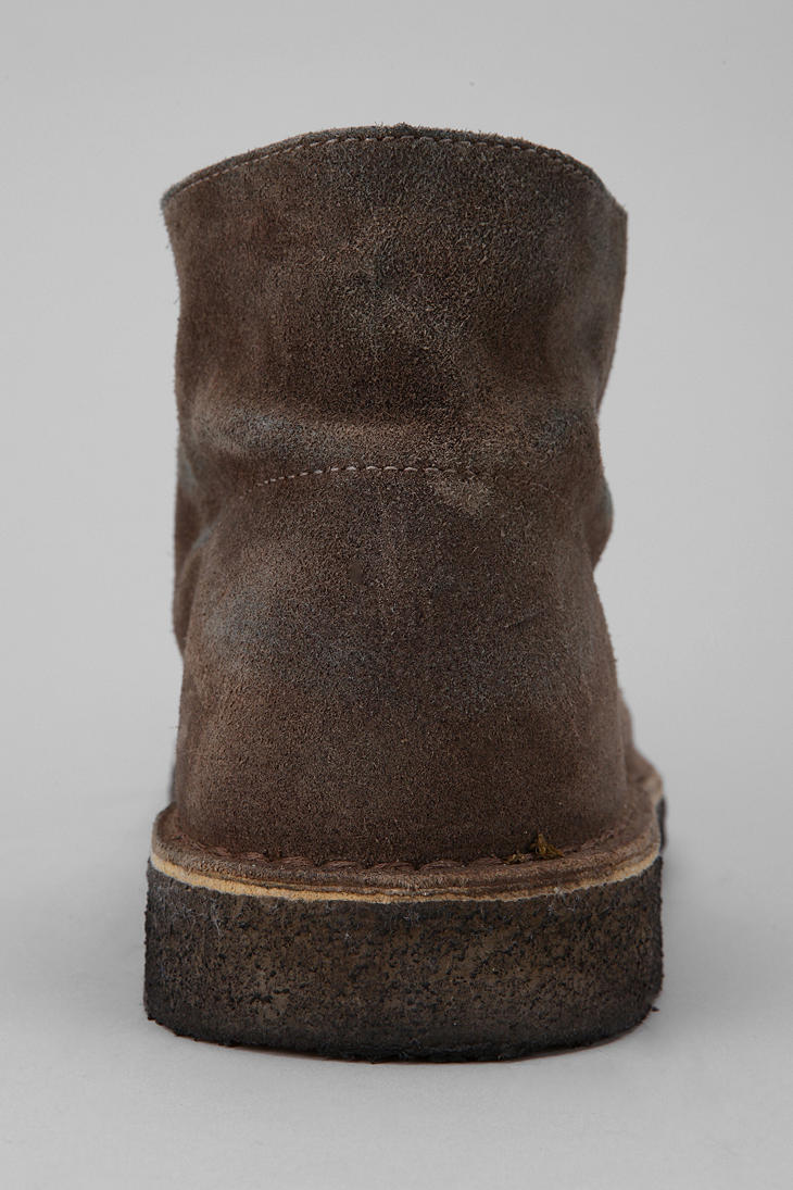 clarks distressed chukka boot